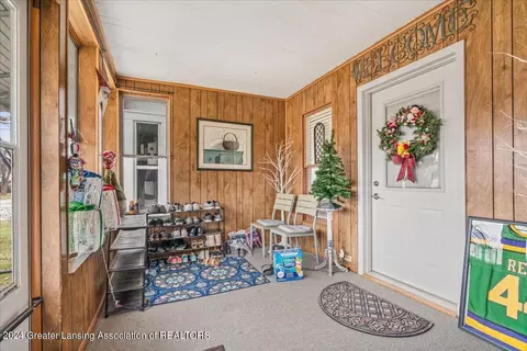 115 E Main St, Grand Ledge, MI 48837 photo 4