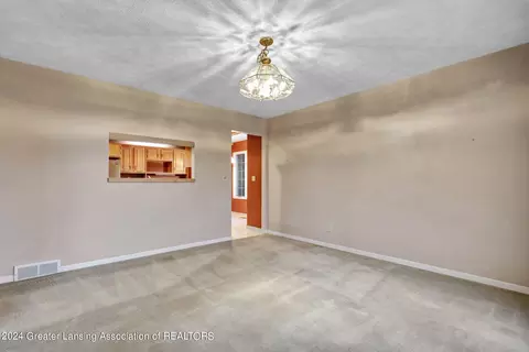 1309 Country Ln, Dewitt, MI 48820 photo 9