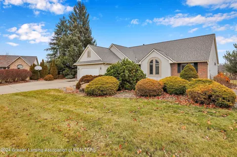 1309 Country Ln, Dewitt, MI 48820 photo 4