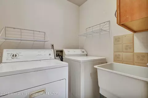 1309 Country Ln, Dewitt, MI 48820 photo 16