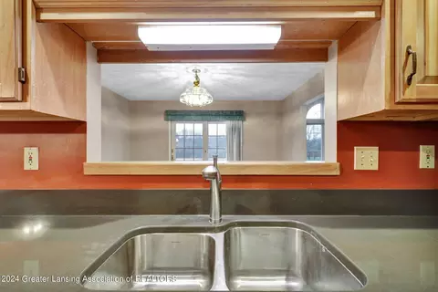 1309 Country Ln, Dewitt, MI 48820 photo 15