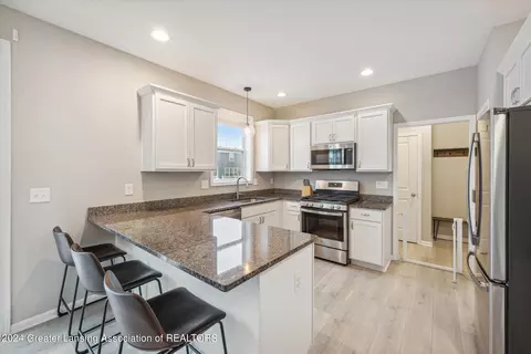 4112 Presidents Way, Dewitt, MI 48820 photo 13