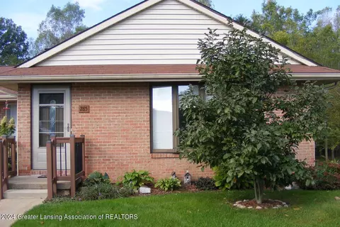 285 N Bonnie Brook Dr #33, Charlotte, MI 48813