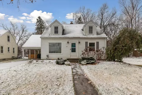 936 S Dexter Dr, Lansing, MI 48910