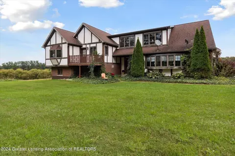 2499 Morgan Rd, Eaton Rapids, MI 48827