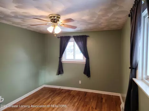602 E Oak St, Saint Johns, MI 48879 photo 15