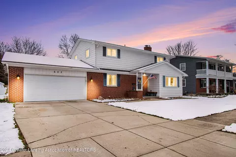 602 E Oak St, Saint Johns, MI 48879