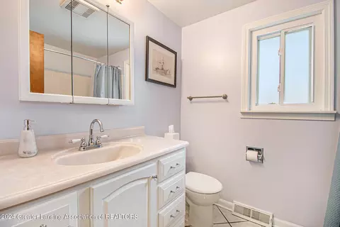 602 E Oak St, Saint Johns, MI 48879 photo 16