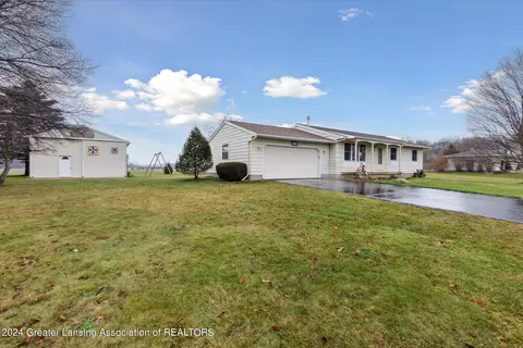 3055 E Round Lake Rd, Dewitt, MI 48820 photo 2