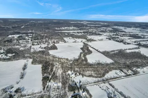 638 Button Rd, Okemos, MI 48864 photo 3