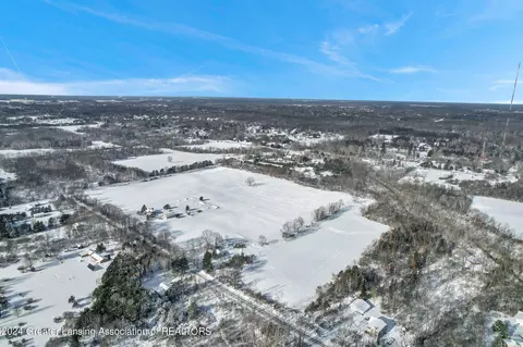 638 Button Rd, Okemos, MI 48864 photo 9