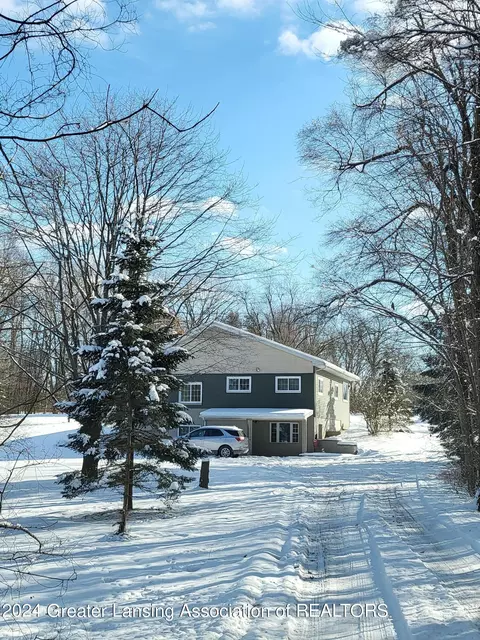 10387 M-78, Haslett, MI 48840