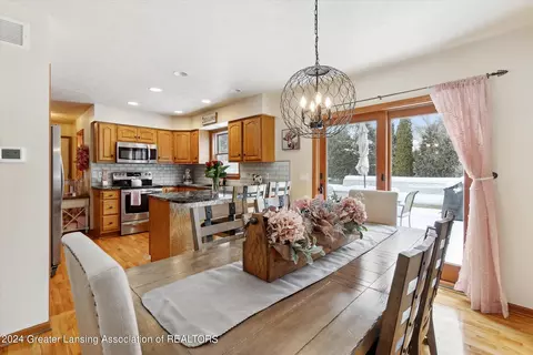 2562 Brookview Ln, Dewitt, MI 48820 photo 12