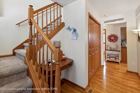 2562 Brookview Ln, Dewitt, MI 48820 photo 7
