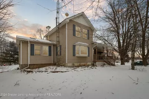 4211 Cooper Rd, Stockbridge, MI 49285