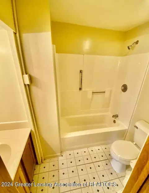311 E 313 E Higham St, Saint Johns, MI 48879 photo 15