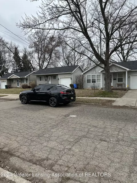 564 Paris, Lansing, MI 48910 photo 3