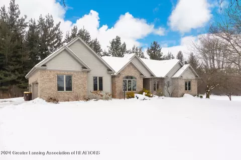 4570 Wellington Dr, Okemos, MI 48864