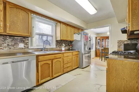 3705 Springbrook Ln, Lansing, MI 48917 photo 9