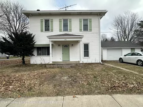 210 Adelaide St, Maple Rapids, MI 48853