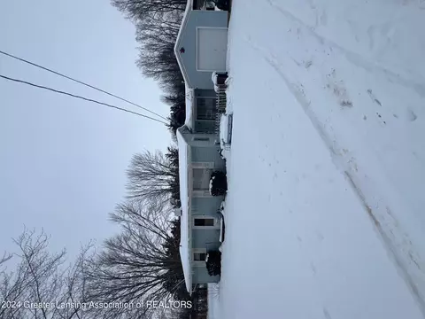 2625 E Hyde Rd, Saint Johns, MI 48879