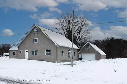 4355 Smiths Crossing Rd, Freeland, MI 48623