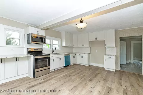 Kitchen - 10105 W Howe Rd, Eagle, MI 48822 photo 1 of 6