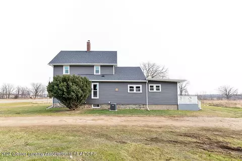 Exterior - 10105 W Howe Rd, Eagle, MI 48822 photo 2 of 3