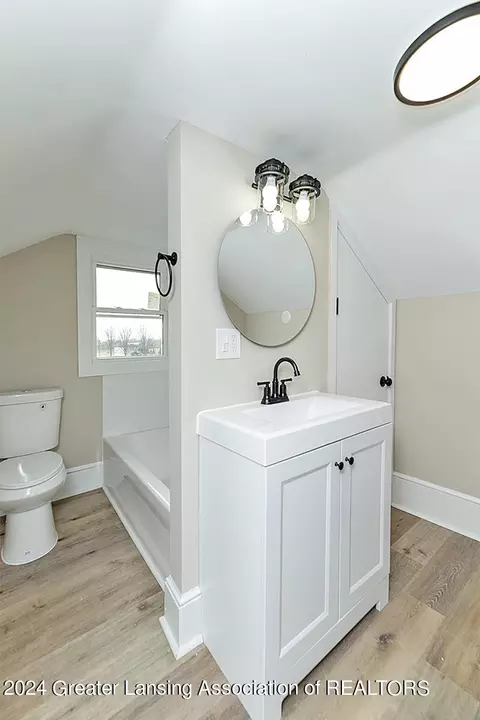 Bath - 10105 W Howe Rd, Eagle, MI 48822 photo 4 of 4