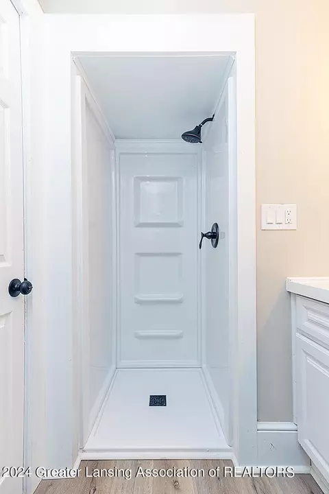 Bath - 10105 W Howe Rd, Eagle, MI 48822 photo 1 of 4