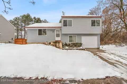 3615 Callihan Ct, Lansing, MI 48910