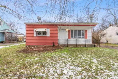 5824 Hughes Rd, Lansing, MI 48911