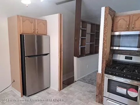 4131 Heathgate Dr, Lansing, MI 48911 photo 3