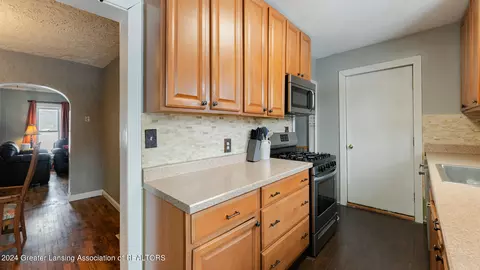 13112 Schavey Rd, Dewitt, MI 48820 photo 9