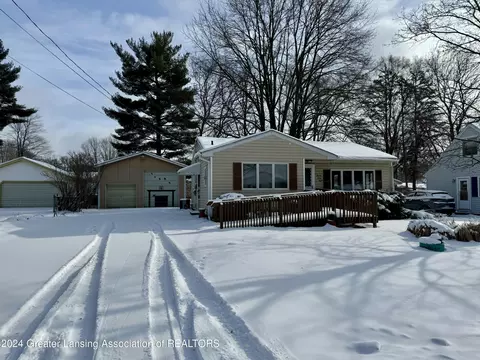 2048 Hamilton St, Holt, MI 48842