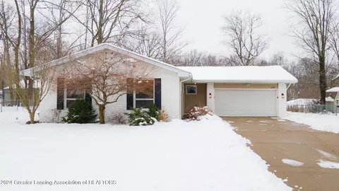 224 Roundtop Rd, Lansing, MI 48917