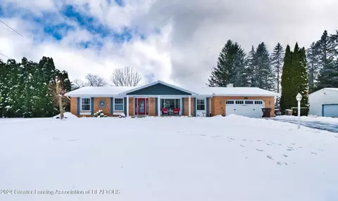 6137 Skyline Dr, East Lansing, MI 48823