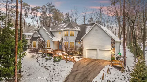3940 Blue Spruce Dr, Dewitt, MI 48820