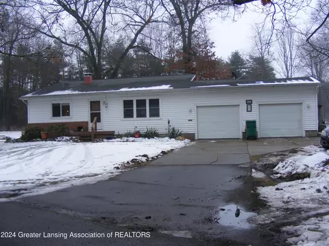 911 Raeburn Rd, Eaton Rapids, MI 48827