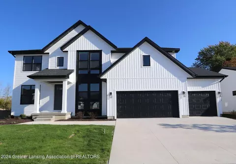 620 Magenta Dr, Haslett, MI 48840