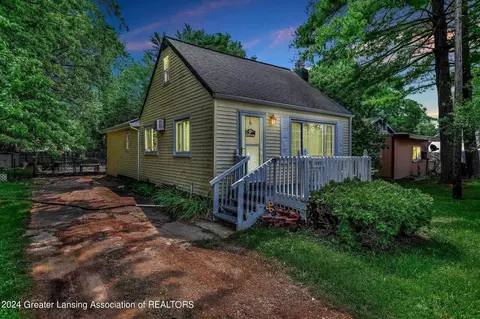 16891 N Cedar St, Lansing, MI 48906