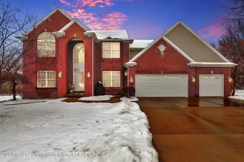 1093 Williamsburg Ct, Williamston, MI 48895
