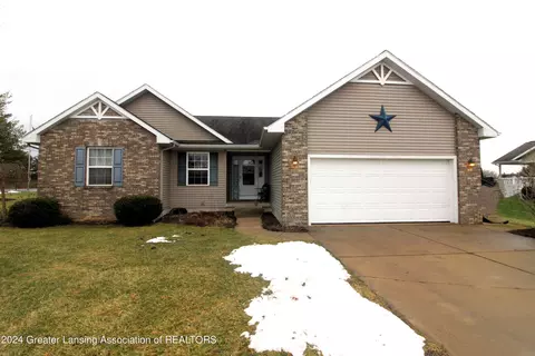 2021 W Secretariat Ln, Saint Johns, MI 48879