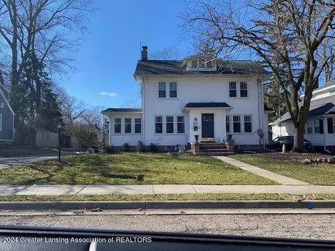 821 Sunset Ln, East Lansing, MI 48823
