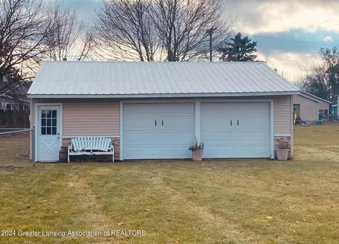 195 Kent St, Sunfield, MI 48890 photo 9
