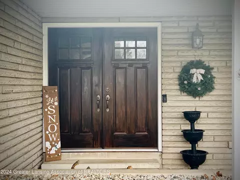 195 Kent St, Sunfield, MI 48890 photo 4