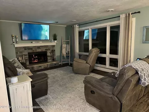 195 Kent St, Sunfield, MI 48890 photo 12