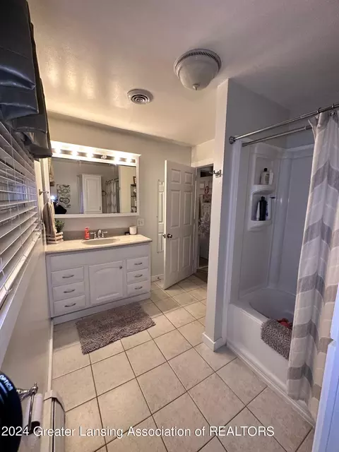 195 Kent St, Sunfield, MI 48890 photo 23