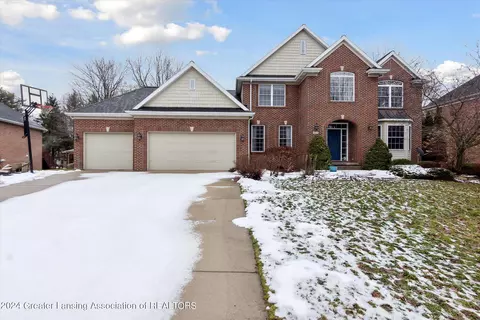 6425 Heathfield Dr, East Lansing, MI 48823