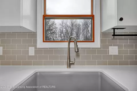 2900 Forest Rd, Lansing, MI 48910 photo 19